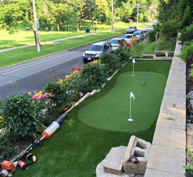 2-hole-front-yard-downtown